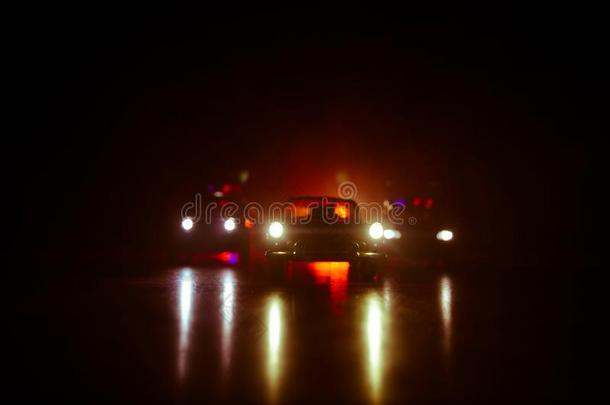 警察部门汽车<strong>追赶</strong>一汽车一t夜和雾b一ckground.911emergency紧急事件
