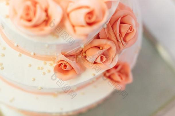 白色的婚礼蛋糕
