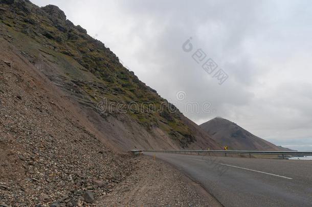 路通过这是最高标准山崩采用冰岛