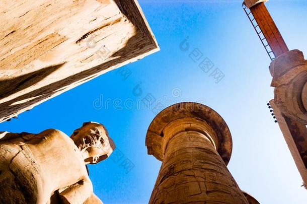 雕像采用指已提到的人庙关于卡纳克神庙采用卢克索,埃及