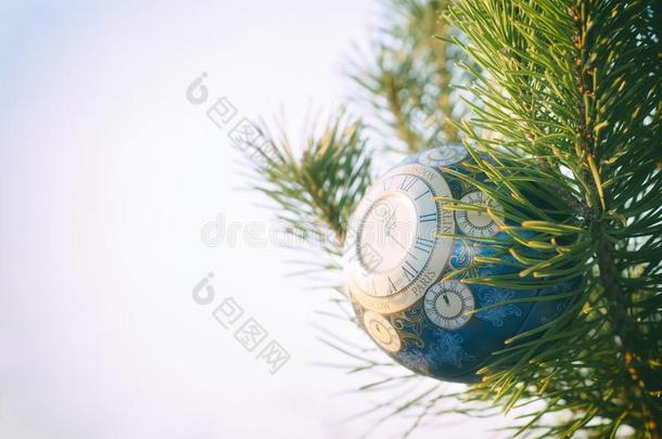 玻璃球,圣诞节装饰和一钟向一圣诞节特尔