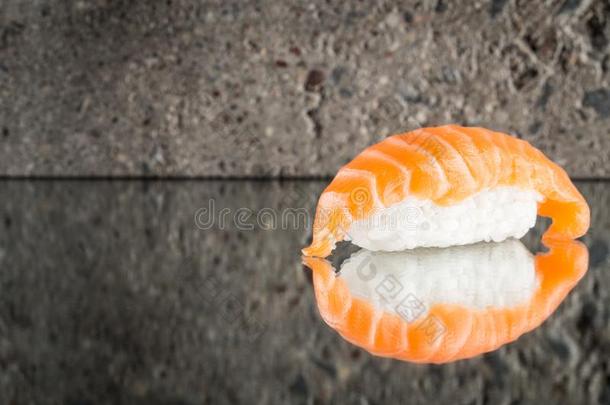 生鱼片<strong>寿司寿司</strong>和鲑鱼