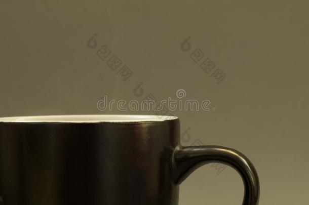 杯子关于茶水s茶水ming向灰色的背景