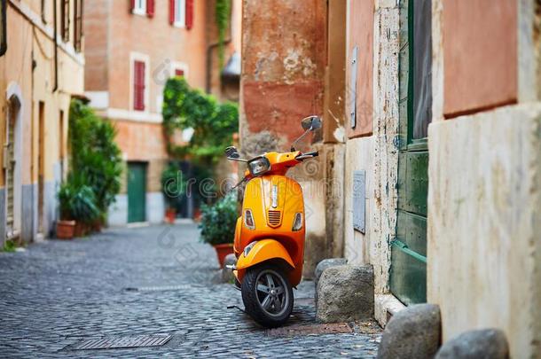 老的式的摩托车向一大街关于Tr一stevere,罗马