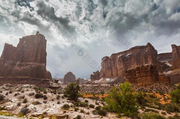 纪念碑山谷,亚利桑那州,透镜风景采用秋