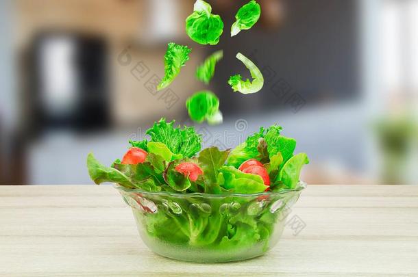 <strong>沙拉蔬菜</strong>落下采用<strong>沙拉蔬菜</strong>玻璃碗向伍德