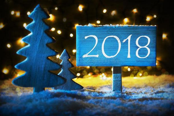 蓝色圣诞节树,文本2018为幸福的新的年
