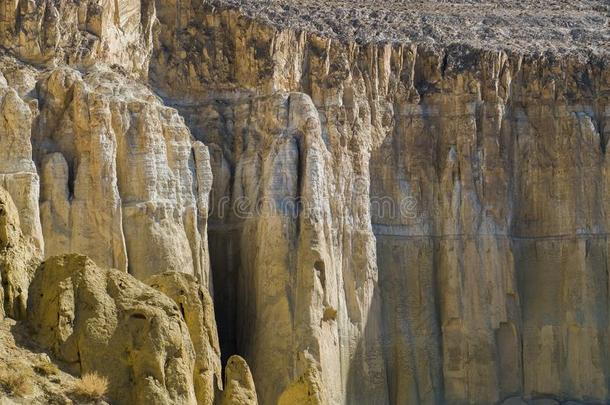 悬崖向指已提到的人边关于指已提到的人Ustiurt高原,哈萨克斯坦