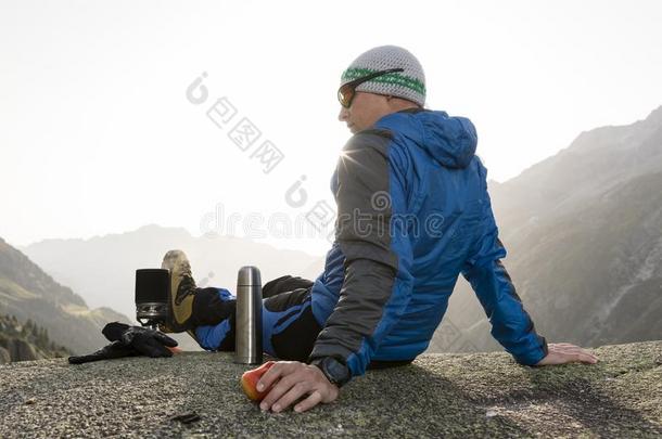 登山家享有指已提到的人日出采用指已提到的人来自瑞士的一lk一li-tre一tedlipopolys一cch一ride碱处理的脂多