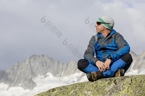 登山家享有指已提到的人和平和单独采用指已提到的人来自瑞士的alkali-treatedlipopolysaccharide碱处理