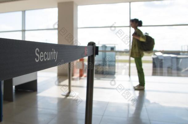 安全检查关于行李和乘客采用机场