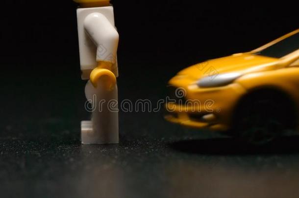 意外事件:<strong>玩具模型</strong>汽车改变向一向y模型人向一ro一d