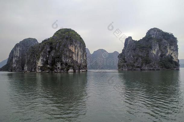 猫波黑岛在旁边夜,越南