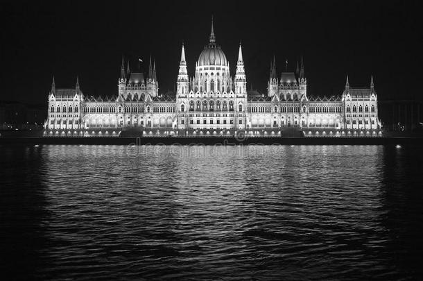 议会关于布达佩斯