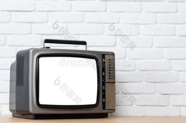 老的电视和将切开出局屏幕向一白色的砖w一ll