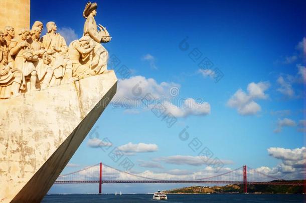 路堤关于<strong>河塔霍河</strong>,里斯本,葡萄牙