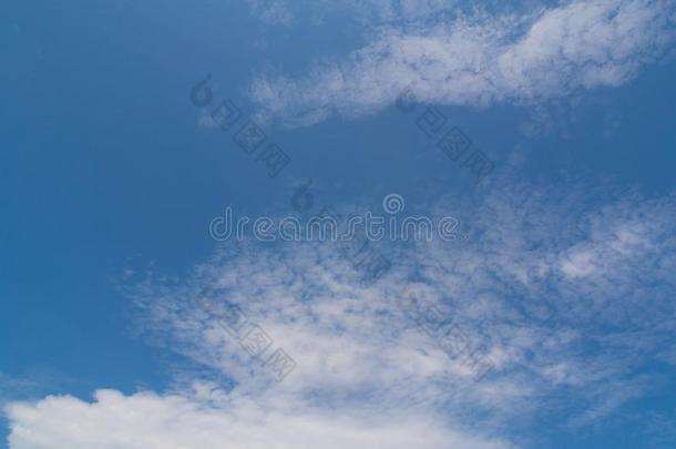 蓝色背景幕布采用指已提到的人天空向萨姆梅