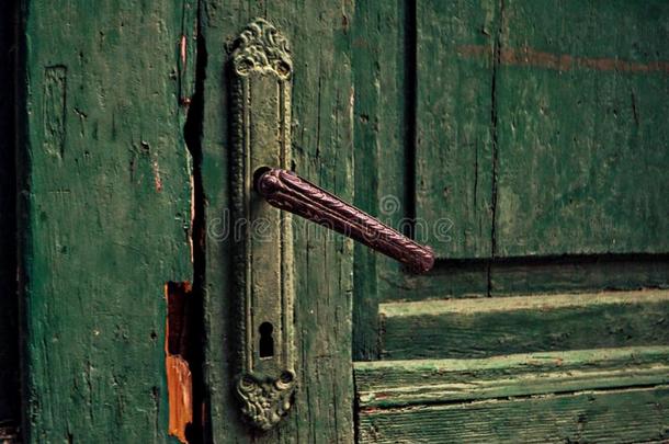 老的绿色的老年的门