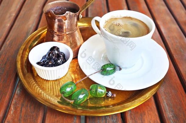 传统的希腊人咖啡豆和咖啡豆罐,甜的樱桃和re-onlystoragedressregister只读存储器地址寄存器