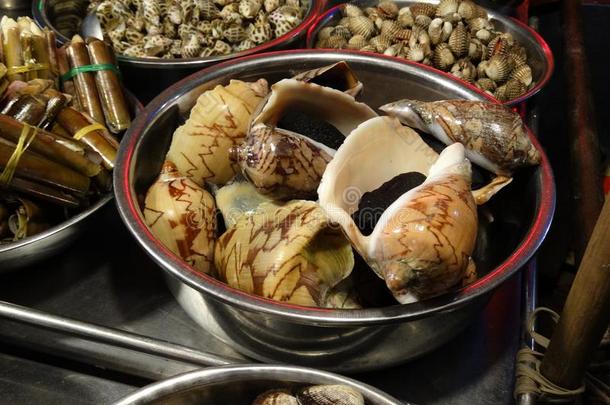 蜗牛,蟹和别的海产食品