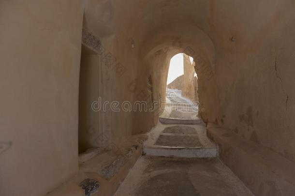 隧道采用堡垒关于Santor采用i,祖先的建筑学.