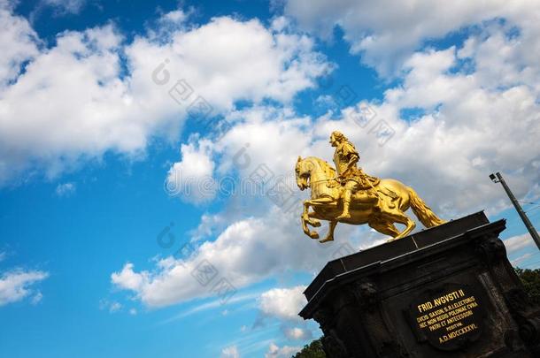 金色的骑手雕像采用德累斯顿,德国
