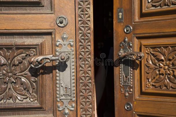 制动火箭典型的木制的门和阿尼特奎锁门老的方式关于楚城