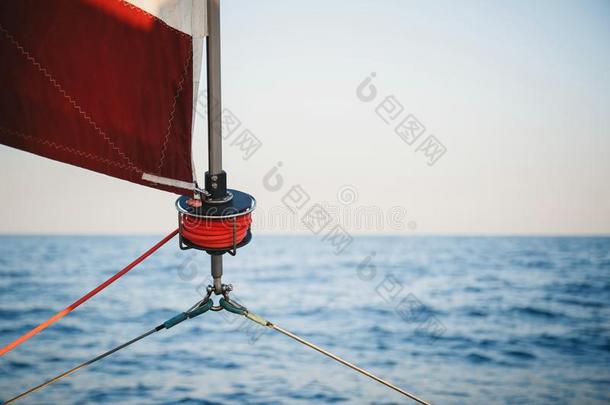 帆船绞车,航行和海上的粗绳快艇详述.快艇,英语字母表的第13个字母