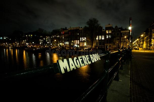 法师布鲁日采用阿姆斯特丹在夜