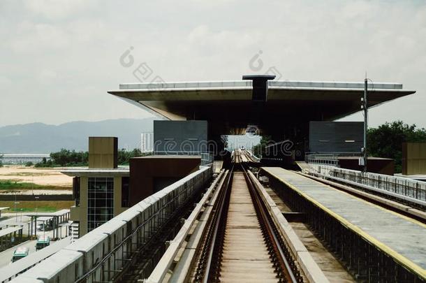 桥和车站马来西亚人大量快速的通过铁路小路