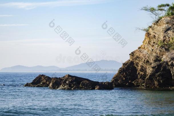 美丽的热带的海滩,软的波浪打沙的海滩在下面Brazil巴西