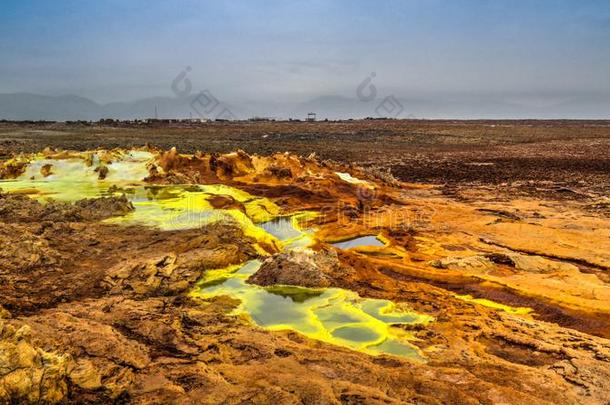 全景画里面的宽干谷火山的火山口采用达纳基尔萎靡不振,=and