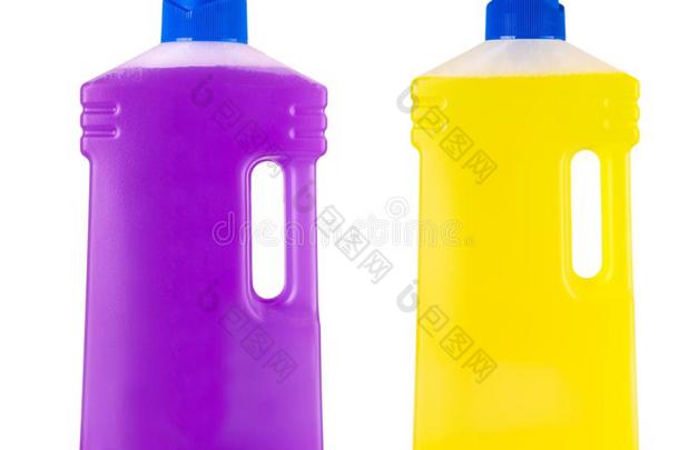 有色的塑料制品瓶子和手感和液体洗衣店洗涤剂