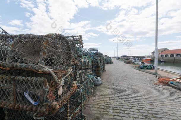 龙虾lobsterpots诱捕龙虾的笼在克雷尔,小的村民采用苏格兰