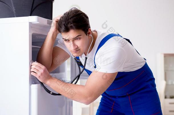 指已提到的人修理工订约人纠正电冰箱采用DoItYourself自己动手做观念