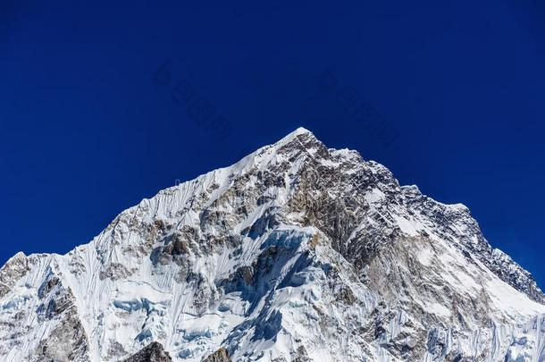 下雪的山关于指已提到的人喜马拉雅山脉