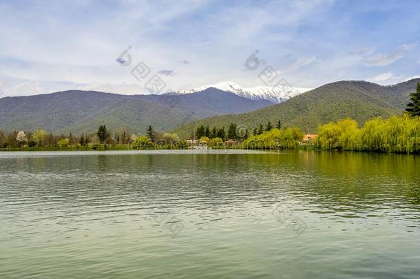 和平的湖<strong>远景</strong>