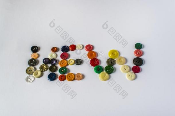 许多不同的button的复数.button的复数为衣服使关于塑料制品.竞争