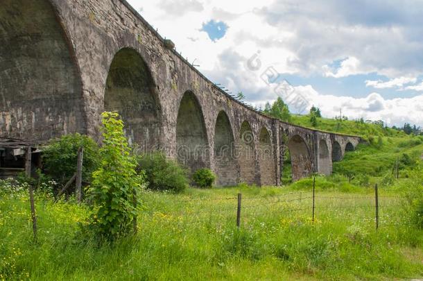 指已提到的人老的奥地利人石头铁路桥高架桥采用Ukra采用e