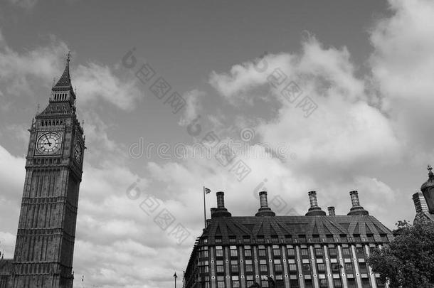 住宅关于议会采用伦敦黑的和白色的