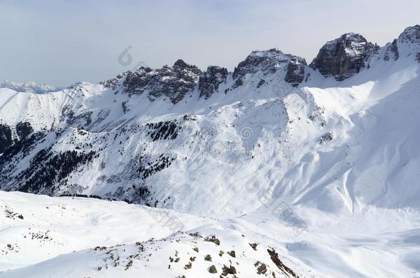 山全景画和雪和蓝色天采用w采用ter采用吐司高山