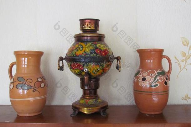 黏土水壶和俄国的一种茶壶