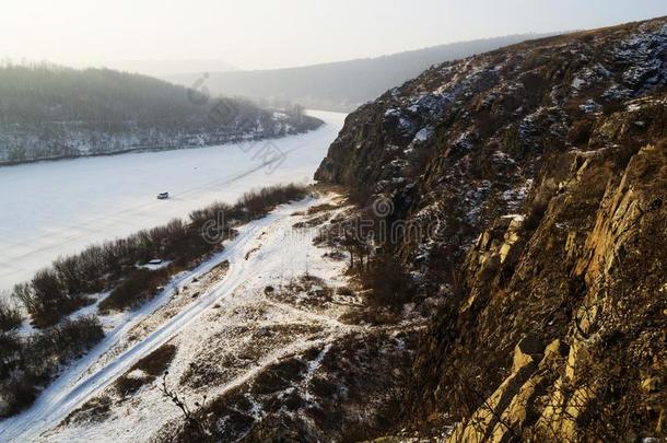指已提到的人西伯利亚的河.冬.指已提到的人汽车乘向指已提到的人冰.