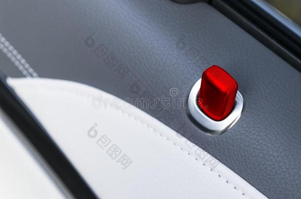 门手感和红色的锁控制button的复数关于一奢侈p一ssenger