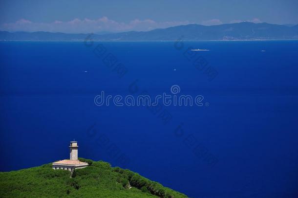 老的灯塔被放弃的海上风景,人名岛,托斯卡纳区,意大利