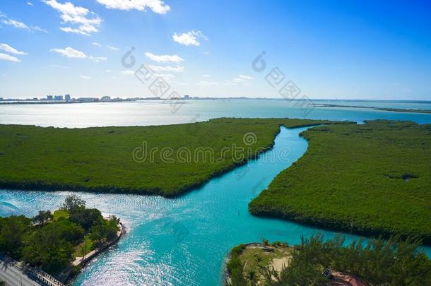 墨西哥的<strong>旅游城市</strong>坎昆空气的看法关于不环礁湖