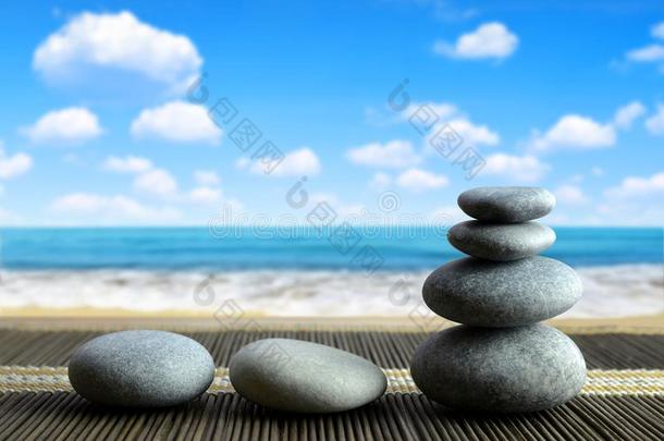 垛关于禅卵石石头向指已提到的人海滩.