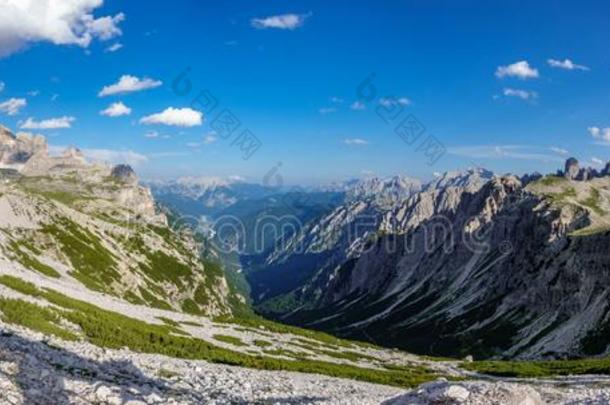 特尔峰diameter直径拉瓦雷多徒步旅行小路和旅行者和深的山谷