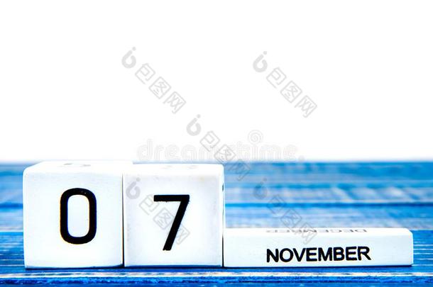 十一月7Thailand泰国.影像关于十一月7Thailand泰国,关-在上面日历向蓝色英语字母表的第2个字母