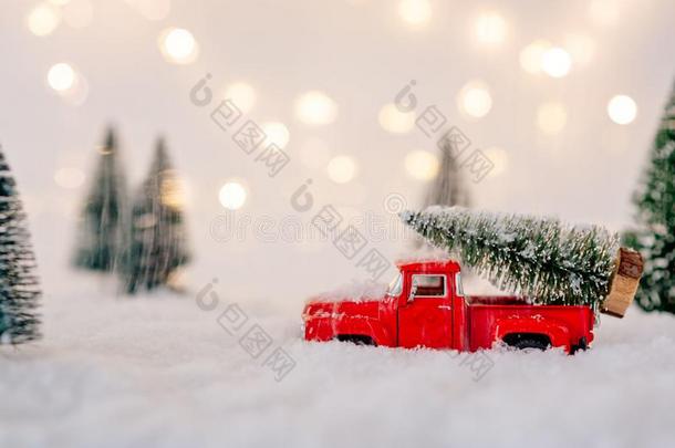 玩具收集汽车汽车rying圣诞节树